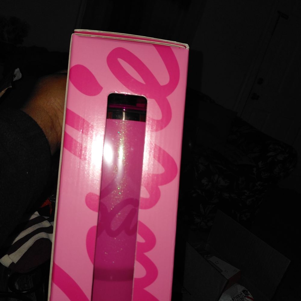 A Stanley Flowstate Pink Tumbler 40 oz. An Attention Grabber - Picture 2 of 6